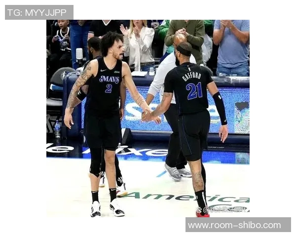 今日独行侠背靠背挑战快船浓眉加福德克莱缺阵影响比赛走势